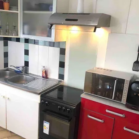 3 Pieces Gare Lägenhet